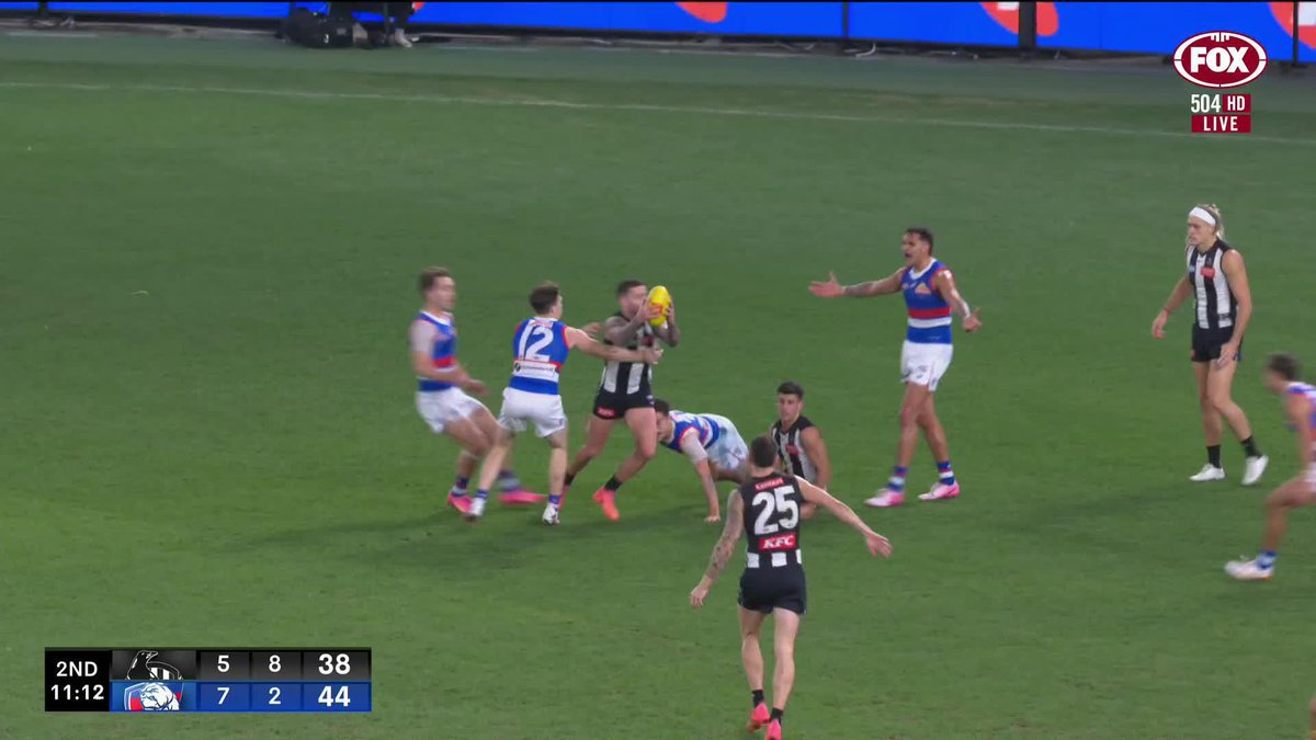 "That has to be paid." This WASN'T called holding the ball... 👀 📺 Watch #AFLPiesDogs on ch. 504 or stream on Kayo: ✍️ BLOG 🔢 MATCH CENTRE