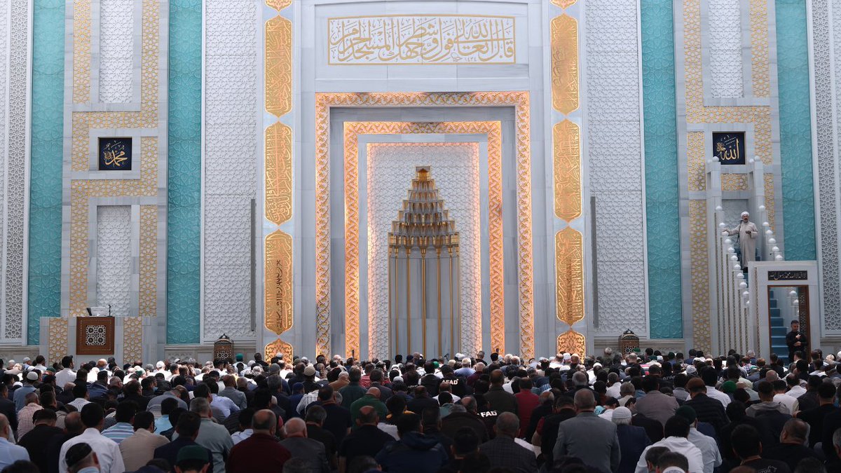 Gerçek hayatta haram olan her şey, sosyal medya ve dijital mecralarda da haramdır, günahtır.