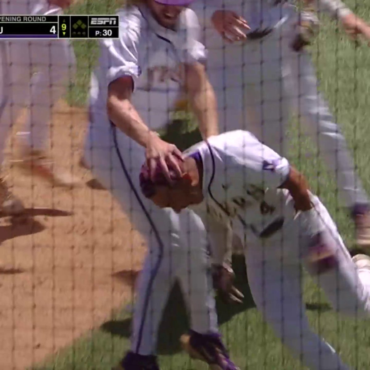 LSU WINS ON A WALK-OFF HOME RUN‼️