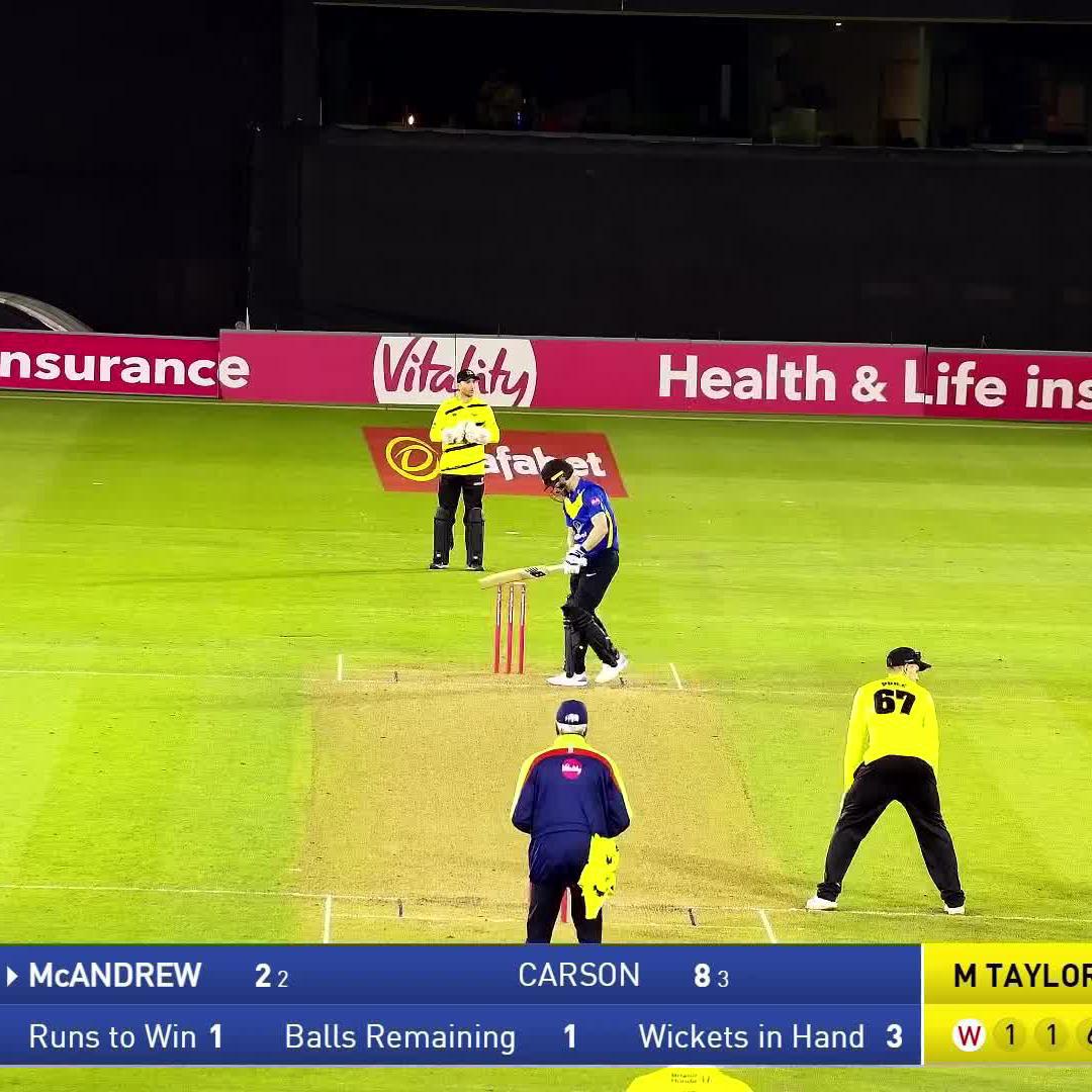 One ball left, one run to win for Sussex Sharks And then this happened 😱