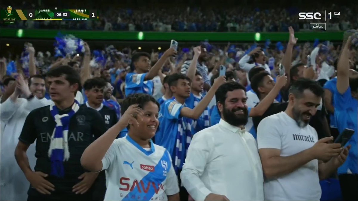 ختامها أزرق ، الكأس الأغلى بيد الهلال 💙🏆 مبروك لكل عشاق الزعيم في كل مكان ، وحظ أوفر لكل عشاق العالمي 💛 شكرا لكم على ختام موسم يليق بالمناسبة وكل موسم رياضي وأنتم بخير 🙏🏻