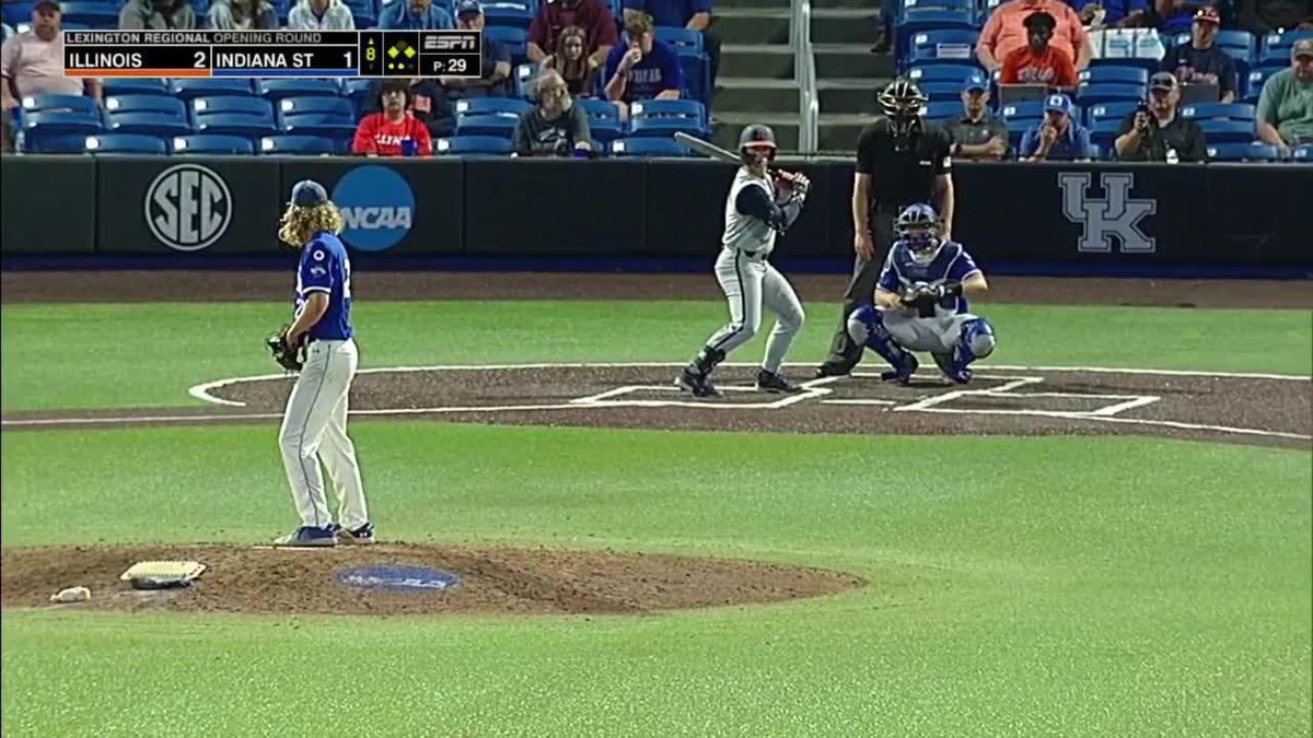 T8 | Clutch two-out RBI from Brody Harding! Illinois back up by two! #Illini 3, Indiana State 1