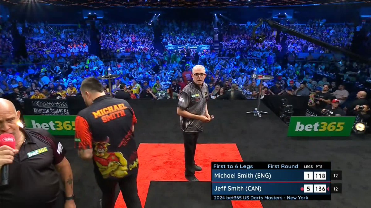 JEFF SMITH STUNS BULLY BOY! 😱 Jeff Smith beats Michael Smith 6-1 to dump out the former World Champion! 📺 #USDarts | R1