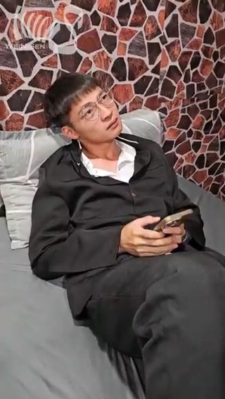 呀勒呀勒🤵 小少爺 又在看推特了嗎⁉️ 這是最後的警告囉‼️ 現在再不睡覺的話😈 我就要幹你囉🥵 it's time to go to bed #呀勒呀勒 #晚安大小姐 #잘자요아가씨 🤵達陸_索克羅曼 🍑風流洨🐶勾 🕺NTR性癖x小俞 點🔗觀看無碼完整版 OF👉 銀連卡&amp;支付寶👉