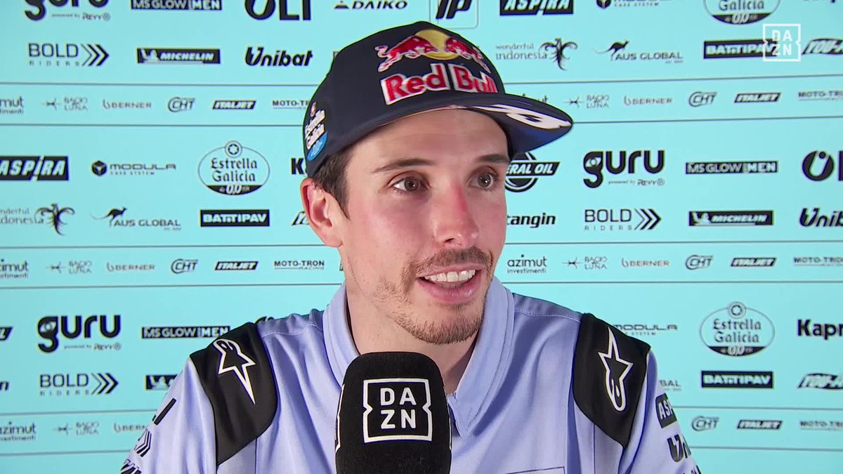 Álex Márquez explica el incidente con Pecco Bagnaia que ha acabado con el italiano sancionado... y con la grada abucheando al español 😅 "No son fans, fans de motos" #ItalianGP 🇮🇹 #MotoGP 🏁