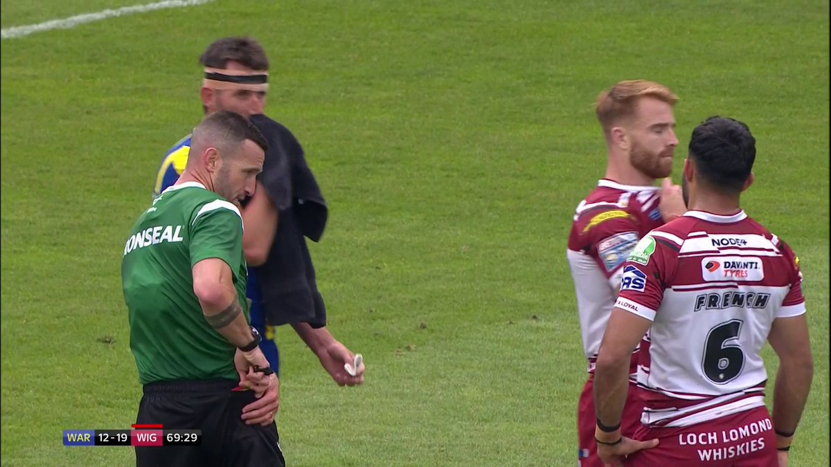 🟥 It's a red card for Adam Kieghran 🟥