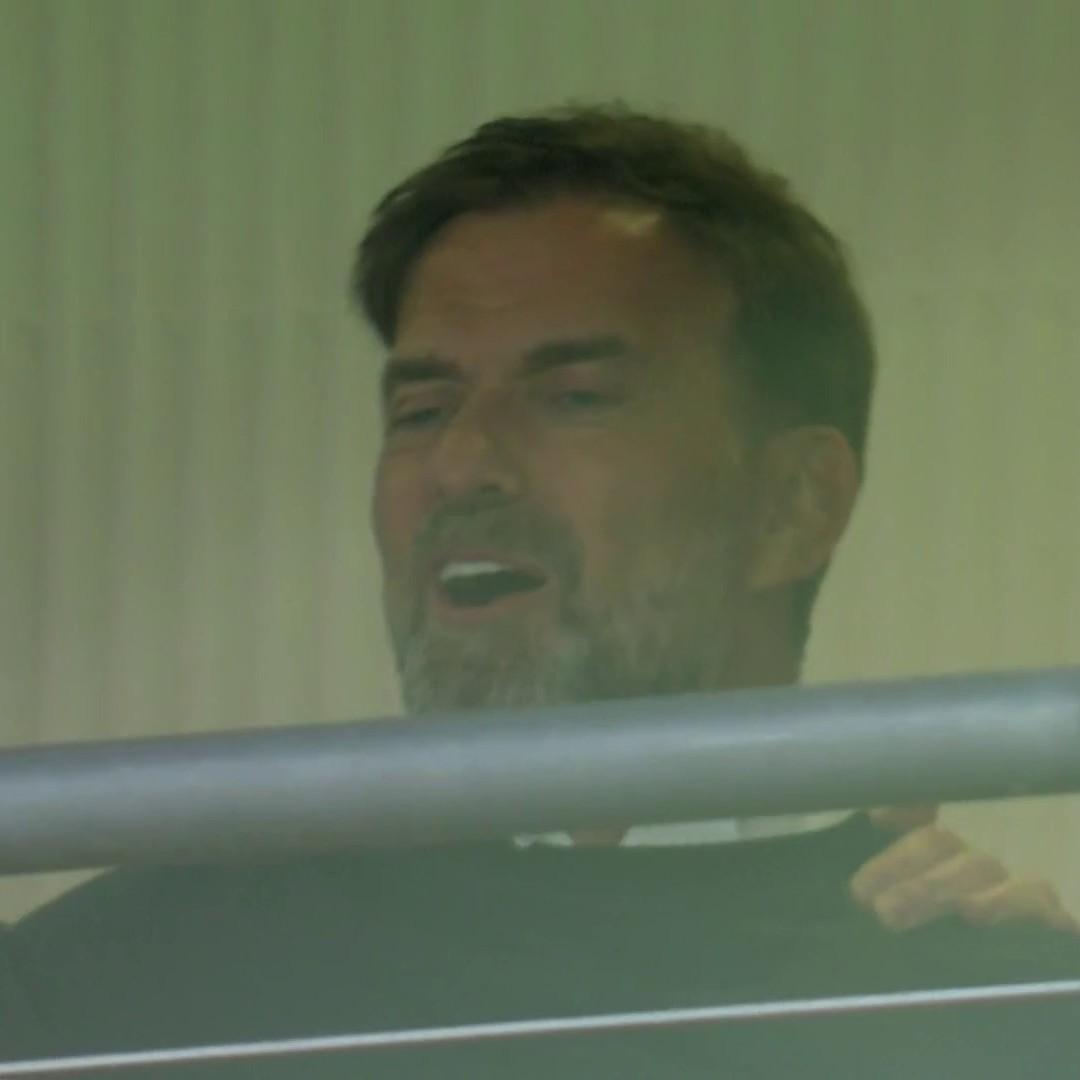 Jurgen Klopp joined the Borussia Dortmund fans in singing ‘You’ll Never Walk Alone’ before the final 🥺🔊 📺 Watch the #UCLfinal on TNT Sports & discovery+ UK