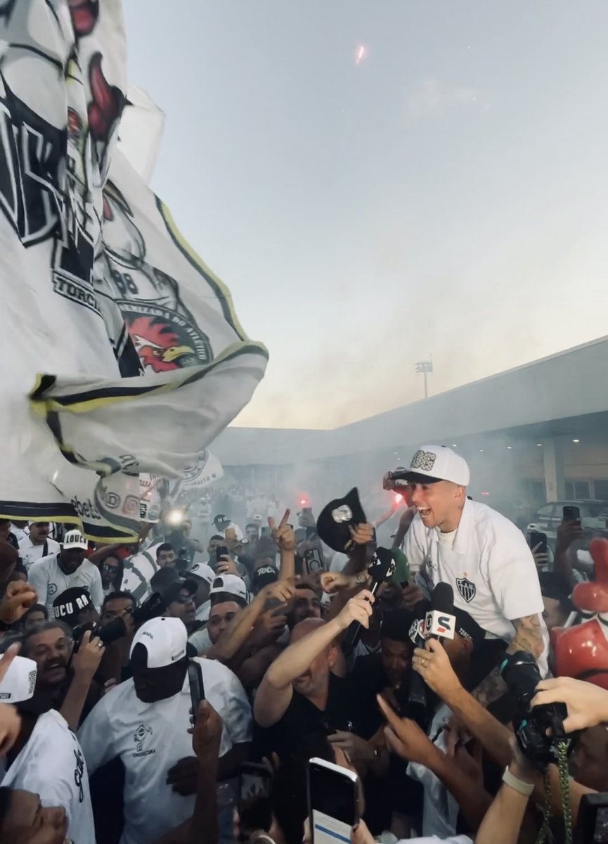 🥁 E NINGUÉM SEGURA…