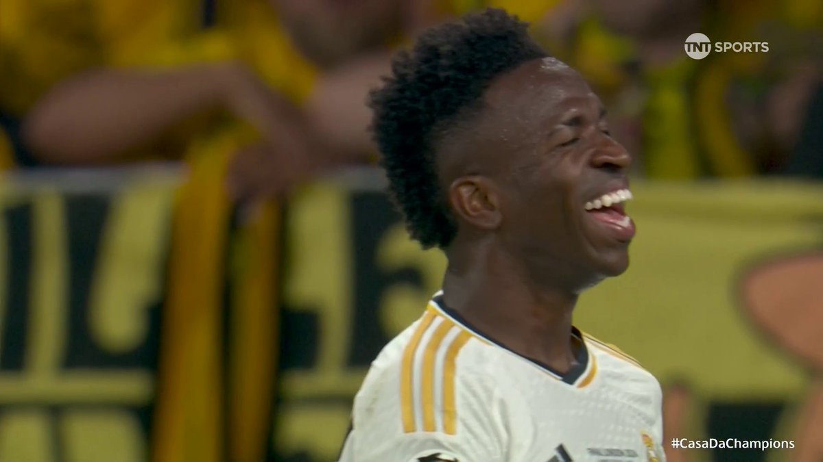Fez o gol do 2x0 e, no gol do 1x0, foi ele que fez essa jogada aí Pegou uma virose dias antes da final... Mas não era isso que ia parar VINI JR