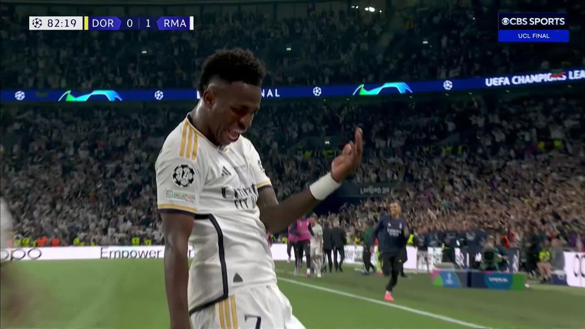 VINI PUTS REAL MADRID UP 2-0 WITH EASE 😮‍💨 (via CBS Sports Golazo ⚽️)