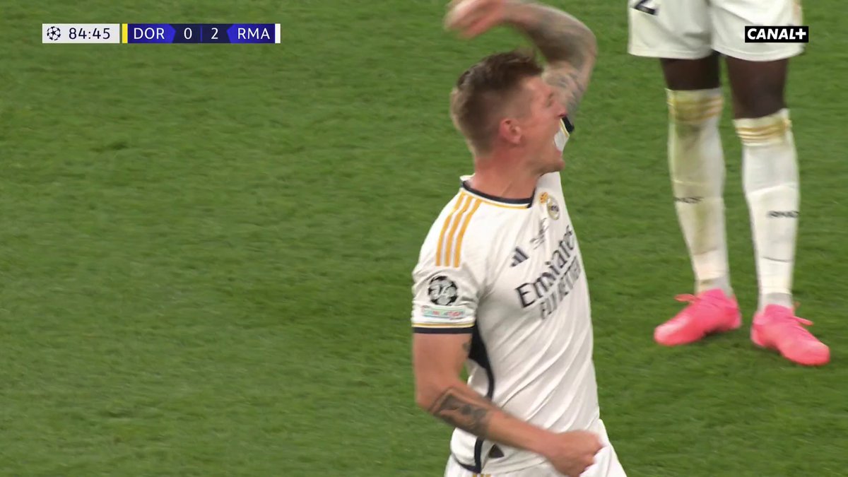 L’ovation reçue par Toni Kroos pour son dernier match avec le Real Madrid. 🤍👏