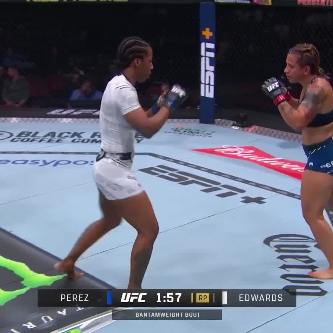 This spinning backfist from Ailín “Fiona” 👑 Pérez 😮💨 #UFC302