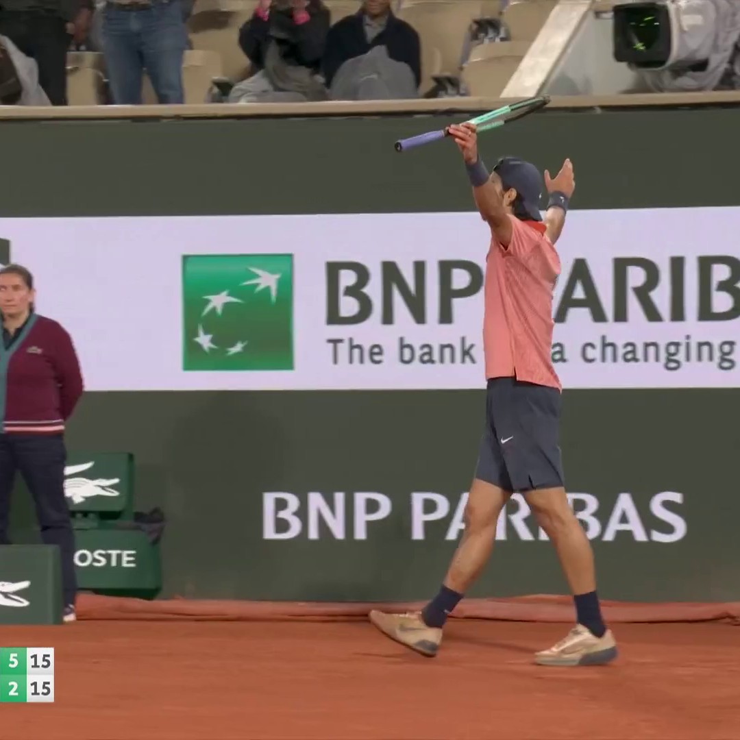 Sono le 02:29 e abbiamo visto questa cosa 🍿🌕 #EurosportTENNIS #Djokovic #Musetti #RolandGarros