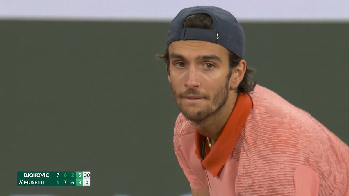 A tennis masterclass going in 5, and Djokovic wants to hear the crowd 🗣️ #RolandGarros