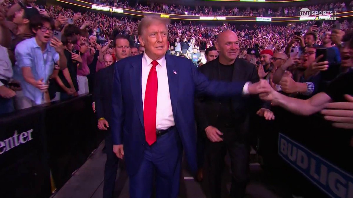 🚨 BREAKING: Donald Trump walks into UFC 302 in New Jersey just days after being convicted 10 miles away in New York — Crowd ROARS 🔥