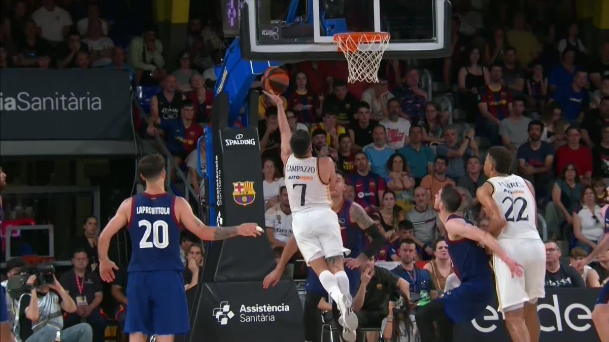 ⛔️ Cierra el aro Edy Tavares a un lado de la cancha... y la deja dentro Facu Campazzo al otro. ¡CADA ACCIÓN VALE ORO EN ESTE CLÁSICO! 📺 Basket en Movistar Plus | #ListosParaRomperla #PlayoffLigaEndesa | Real Madrid Basket