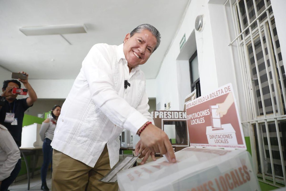 Hemos trabajado de manera coordinada para garantizar una jornada electoral en paz para que las y los zacatecanos ejerzan su derecho al voto. Este domingo es un día histórico para nuestro país y celebro que el pueblo mexicano participe con orden y armonía.