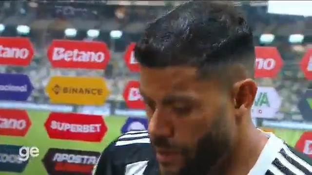 "O VAR está mandando no futebol brasileiro" Hulk saiu na bronca com a arbitragem após o empate com o Bahia. Após o fim do jogo, o capitão do Galo questionou Bruno Arleu de Araújo por não ter ido ao monitor do VAR avaliar um possível pênalti de Gabriel, na reta final da partida