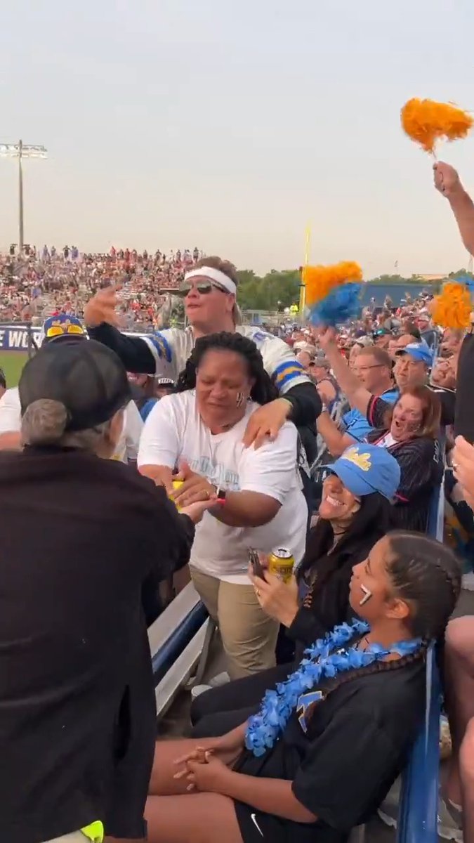 Nobody's more hype than Megan Grant's family after receiving the home run ball 😆 #WCWS x UCLA Softball