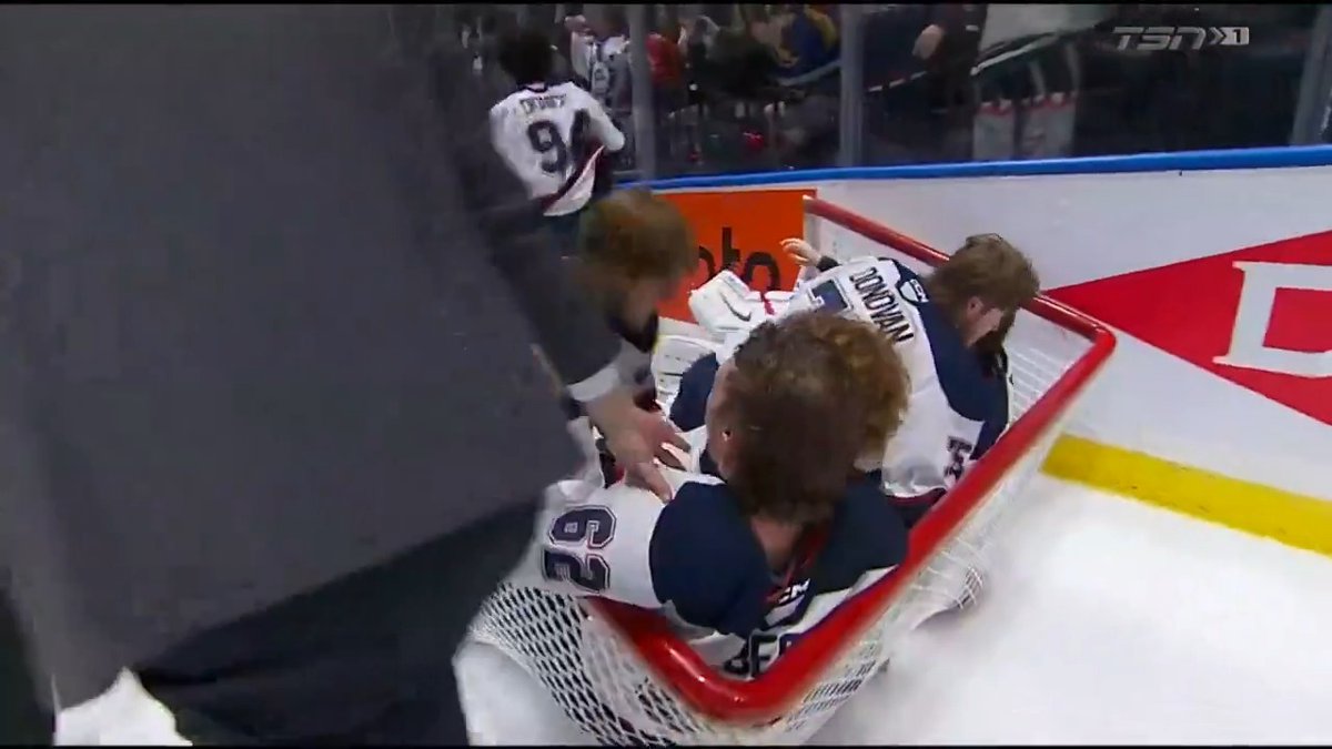 SPIRITS SOAR in SAGINAW 🦅🦅🦅 Saginaw wins the Memorial Cup with a crazy goal to put them up 4-3 with 20 seconds remaining! Heartbreak for the Knights as they fall to the Spirit in a VERY close game. #MemorialCup