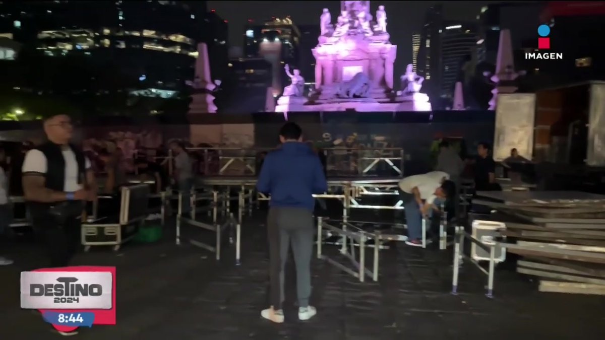 Ya inician los preparativos en el #ÁngelDeLaIndependencia para festejar el posible triunfo de Xóchitl Gálvez@XochitlGalvez y Santiago Taboada Santiago Taboada. Sigue llegando la gente junto con el equipo de bocinas y escenario: