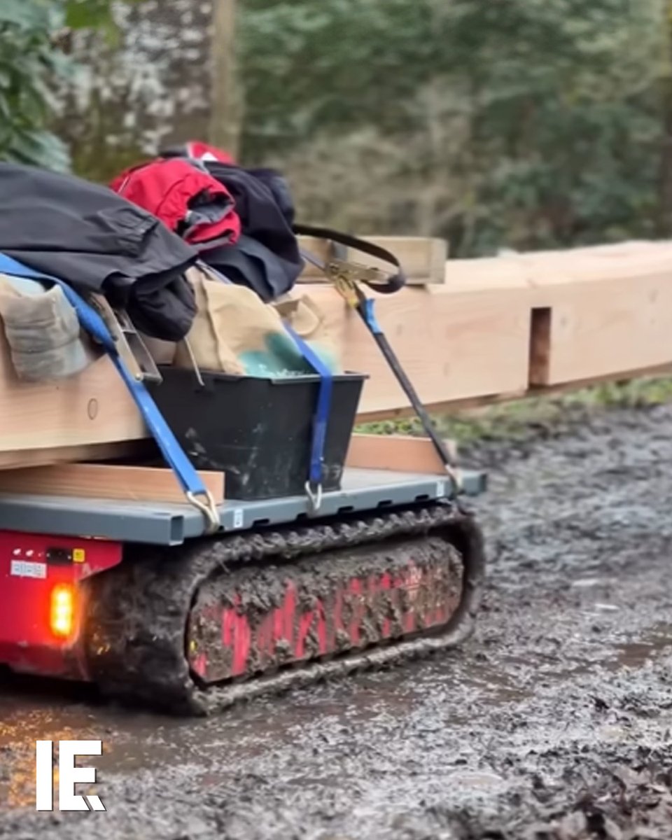 This tracked carrier robot can carry up to 2.2 tons of supplies. It comes with a range of attachments to meet your needs. And being small, it can fit in nooks and crannies.