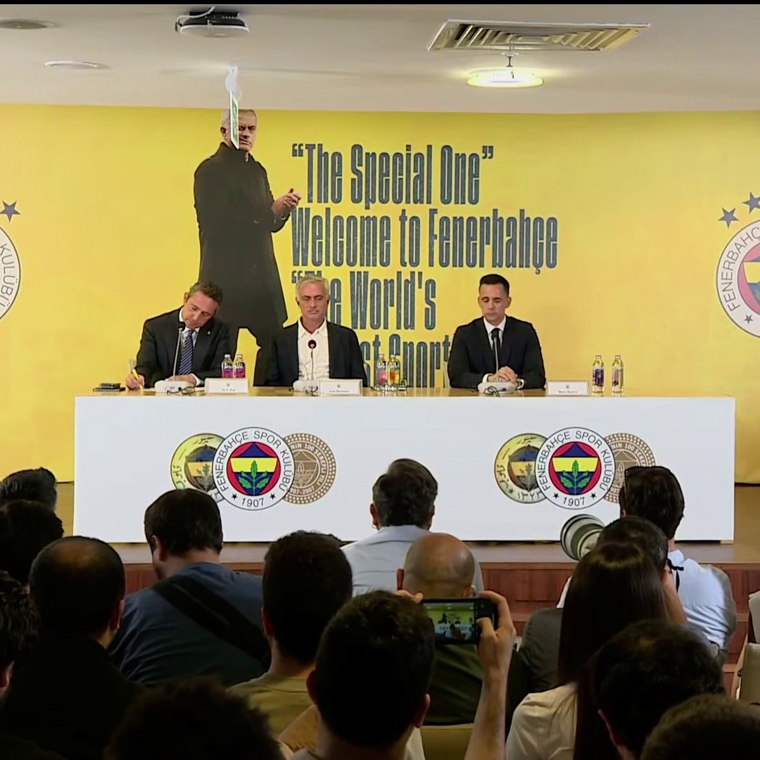 "Everything was about the project, I have zero interest in signing players from Roma" Jose Mourinho says he never spoke about signings players before joining Fenerbahce 🇹🇷 📹: FB TV