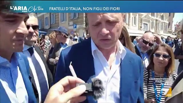 Lollobrigida: "Cannabis light no. Se ti devi fa 'na canna, fattela bene"