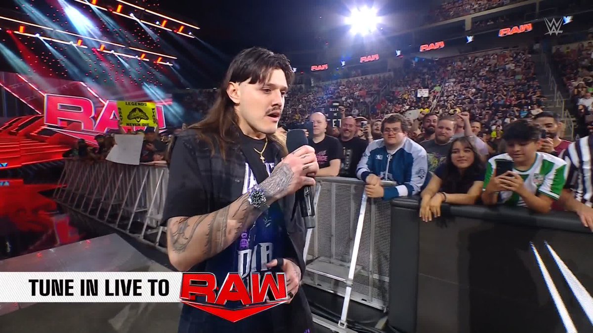 they won't give dom a chance🤣 #WWERaw