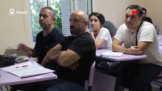 Kürtçesini geliştirmek için Almanya'dan Amed’e geldi Almanya'da doğup büyüyen Toprak Elesmer, Kürtçesini geliştirmek için Amed'e gelerek MED-DER kurslarına katıldı