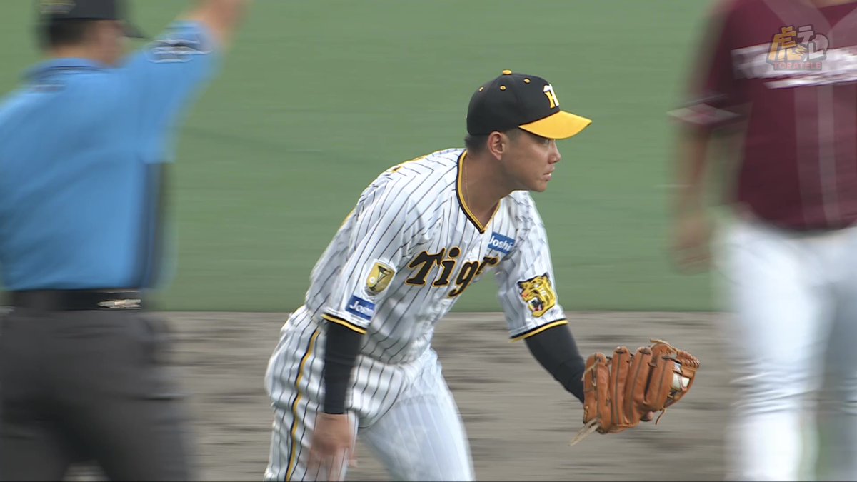 3回表、 糸原選手がカメラマン席への難しい打球を好捕！サードファウルフライ！#hanshin #虎テレ #阪神タイガース #ARE_GOES_ON