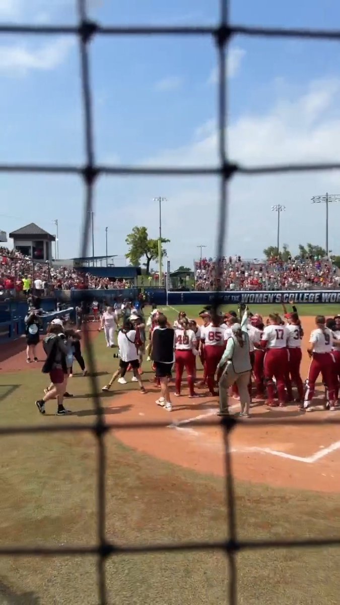 WHAT A WAY TO END IT 🔥 #WCWS x Oklahoma Softball