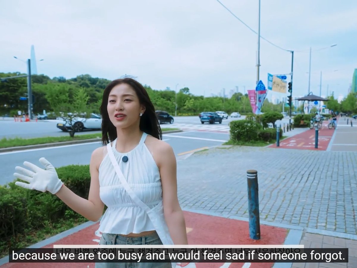 Jihyo said Twice stopped giving birthday gifts to each other because they were too busy and would feel sad if someone forgot, but one day Tzuyu asked "Can we go back to giving birthday gifts?" so they agreed. Our forever maknae is the cutest 🥺💕
