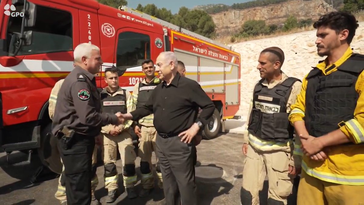 Prime Minister Benjamin Netanyahu visited the IDF "Gibor" base in Kiryat Shmona: "Yesterday the ground burned here and I am pleased that you have extinguished it, but ground also burned in Lebanon. We are prepared for very intense action in the north."
