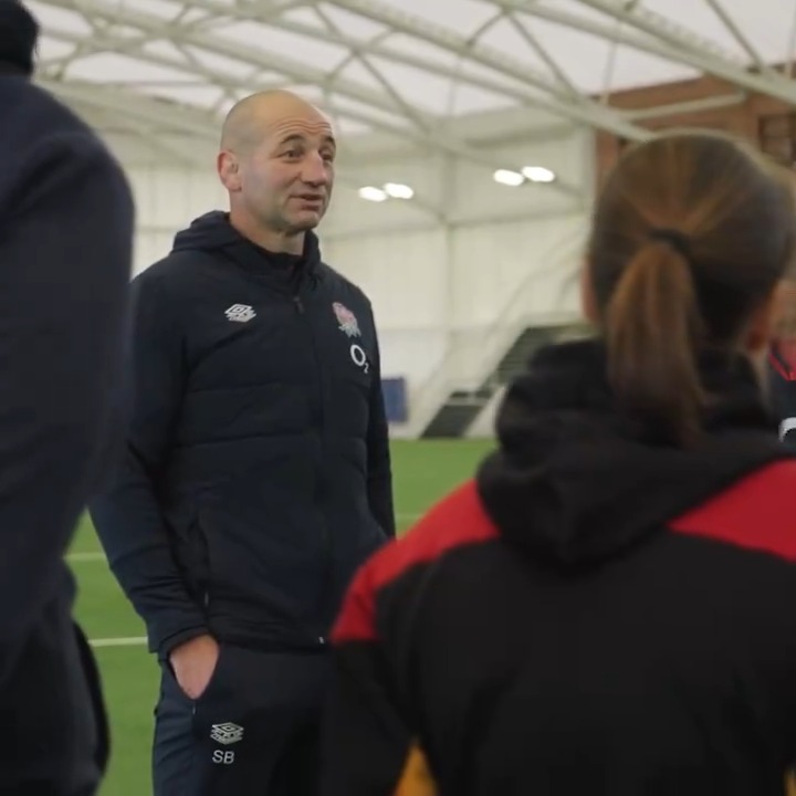 Everyone starts at grassroots ๐ฑ England Rugby head coach Steve Borthwick joined 10 community coaches, as part of the Honda Volunteer Recognition Programme, to share his knowledge and thank them for their work in developing the community game ๐