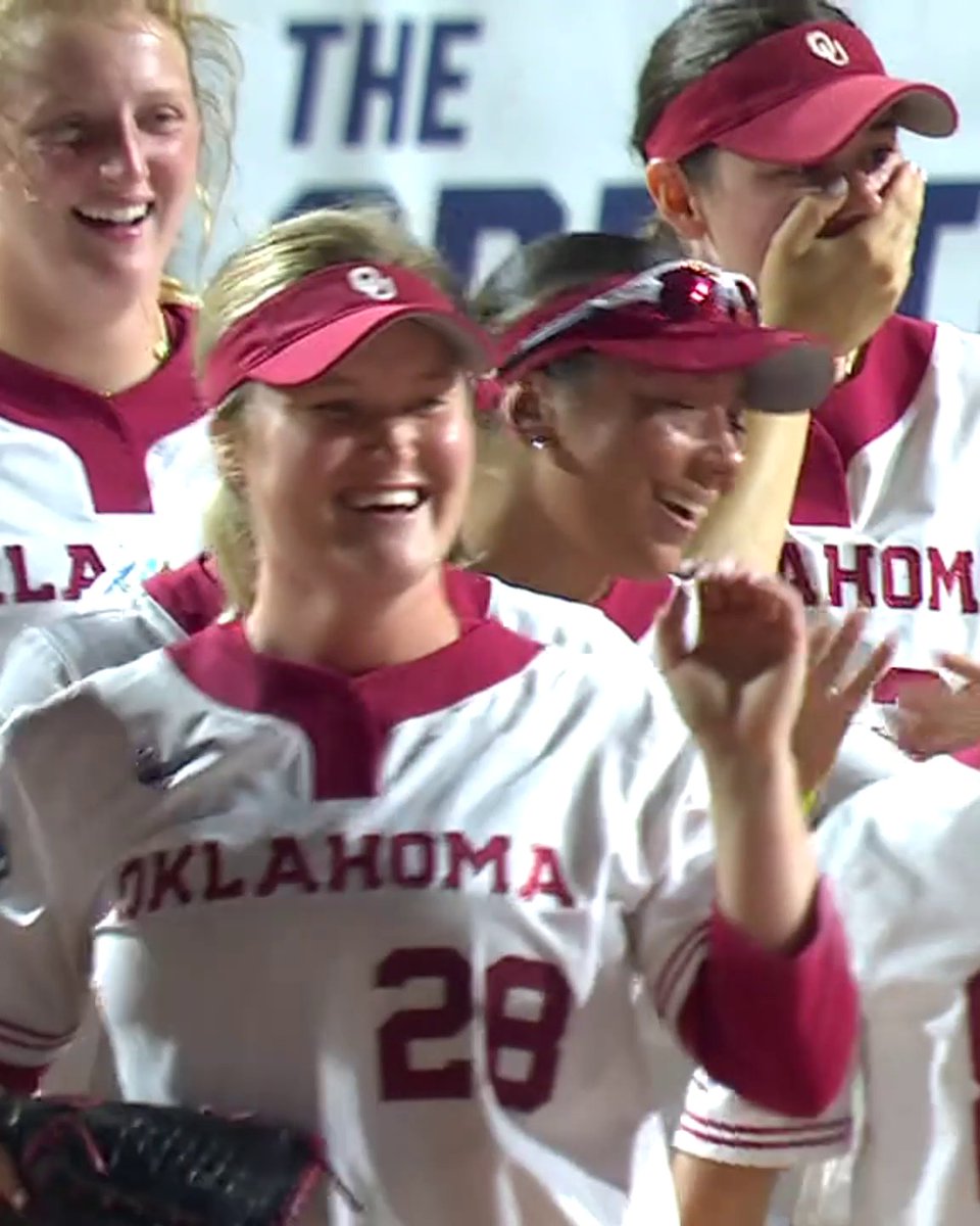 GAME 1 GOES TO OKLAHOMA‼️ The Sooners are one win away from #WCWS history 🏆