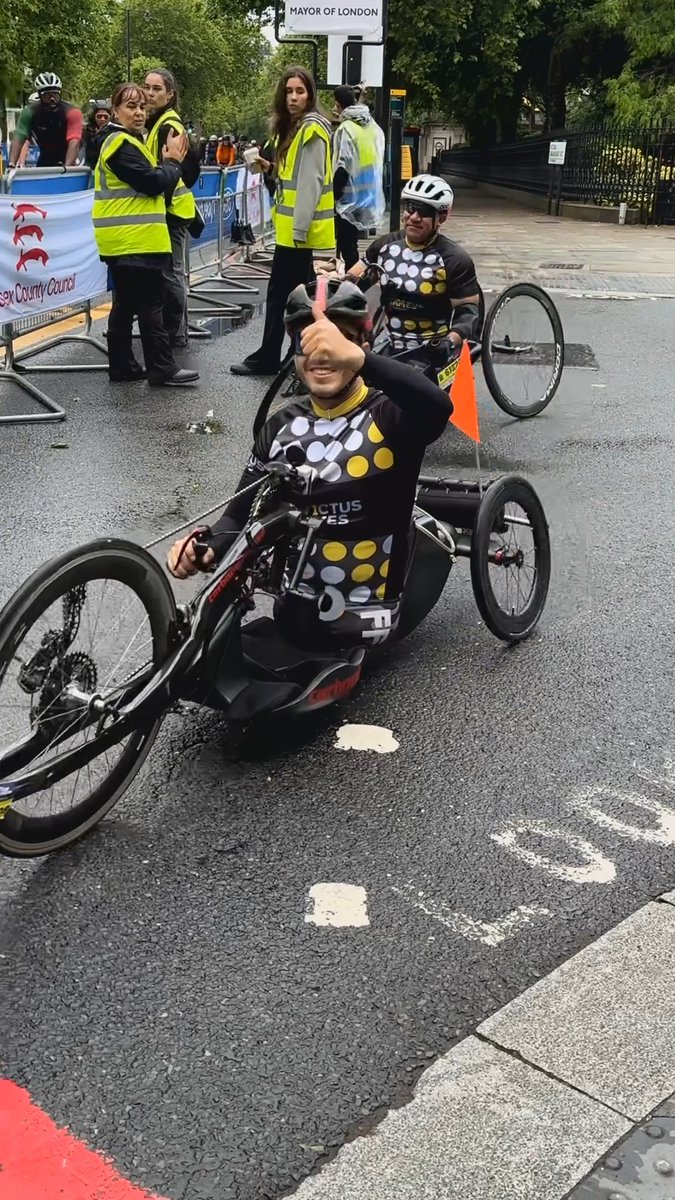 24 riders from Invictus Games Foundation 💛🖤 took part in this year’s Ford RideLondon-Essex across the 100, 60 and 30-mile distances. 💛 🖤 Jonny explains what makes this community so special and why cycling has provided a vital outlet for himself and his peers on their recovery journeys! 🚴♂️