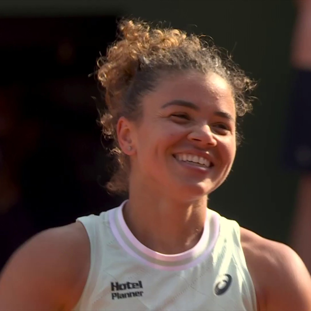 In finale, con il sorriso 😍😍😍 Che impresa stupenda Jasmine! 🇮🇹💙 #EurosportTENNIS #Paolini #RolandGarros