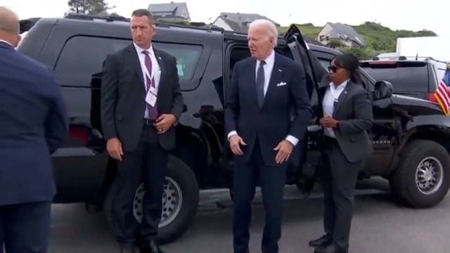 LMFAOOOO Joe Biden is not with us anymore