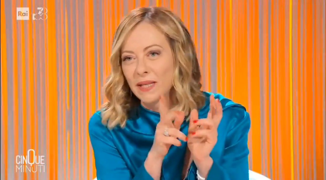Meloni a Vespa: "Sta un po' impazzendo con questa legge sulla par condicio eh? #cinqueminuti