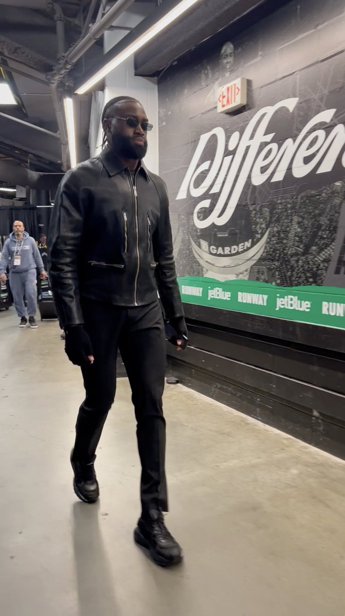 Jaylen Brown’s fit ahead of the Finals 👀 All business 💼🕶️ (via NBA TV)