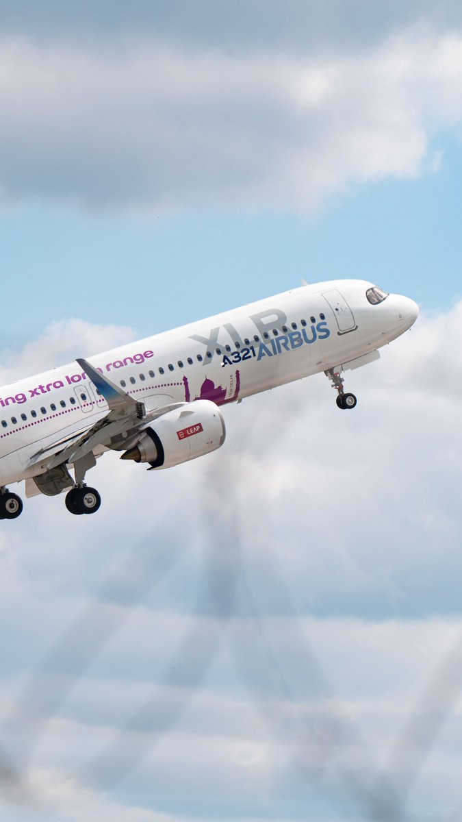 It's #FlyingFriday! ✈️ We can't get enough of our Xtra Long Range #A321XLR "Dancing with the stars" at this year's #ILA24! 😍 Did you know that the A321XLR will soon be certified? Read all about it here ➡️