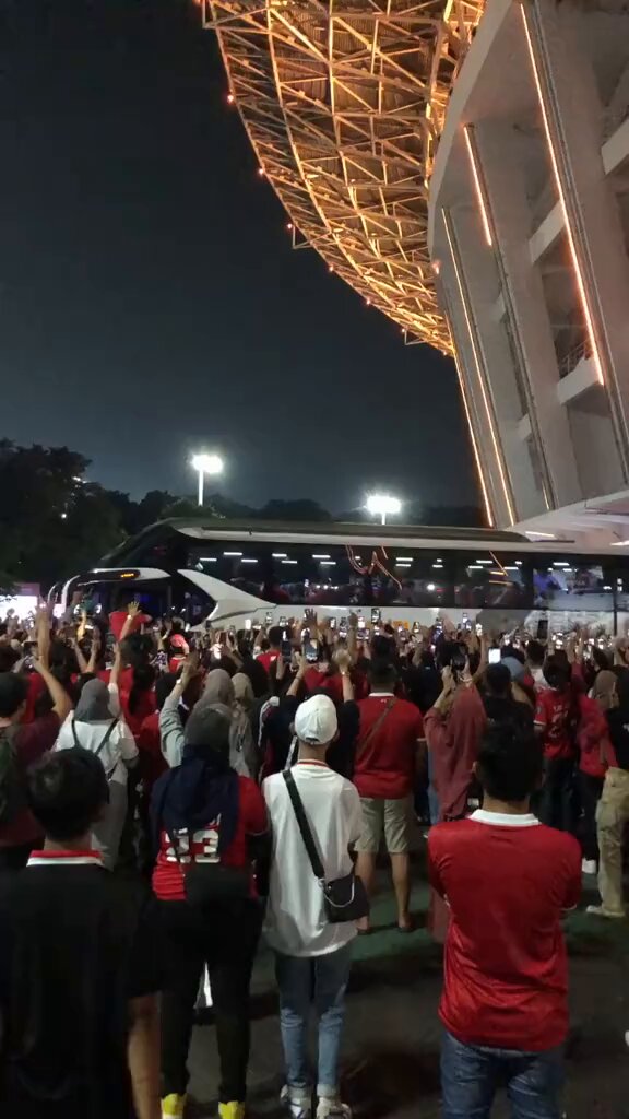 Berisik treble banget… Ga ada bassnya sama sekali..