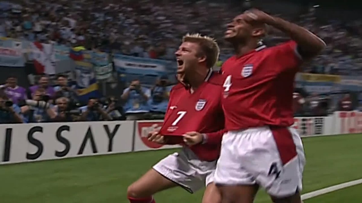 What a moment this was 🤩 David Beckham converts his penalty against Argentina #OnThisDay in 2002! 🗓️