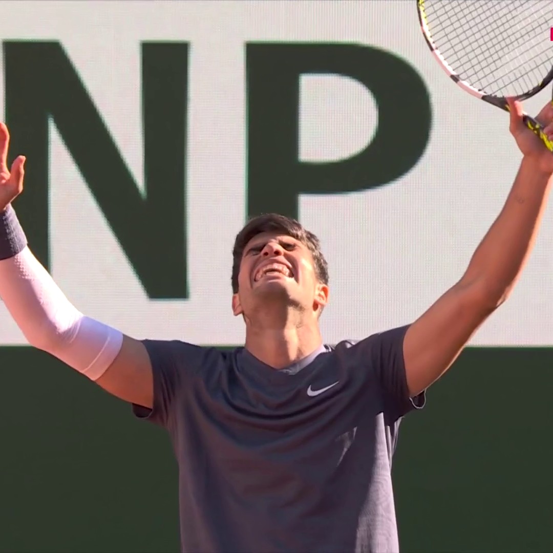 🧠❤️ CABEZA, CORAZÓN Y MUCHOS 🥚🥚 Carlos Alcaraz remonta, se repone, lucha y gana a Jannik Sinner en UN PARTIDAZO de 5 sets para meterse en la final de #RolandGarros Disfruta del torneo en los canales de Eurosport.es disponibles en DAZN