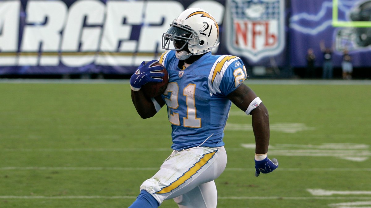 Still can't get over LaDainian Tomilson's record-setting 2006 MVP season 🔥 ⚡️ 348 carries ⚡️ 1,815 rushing yards ⚡️ 31 total TDs️