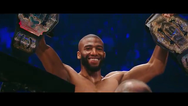 The biggest name of European MMA stays in KSW! 👑👑 Salahdine Parnasse 🇫🇷 signs a new contract! Le Prince de KSW a re-signé ✍️📝 RMC Sport Combat