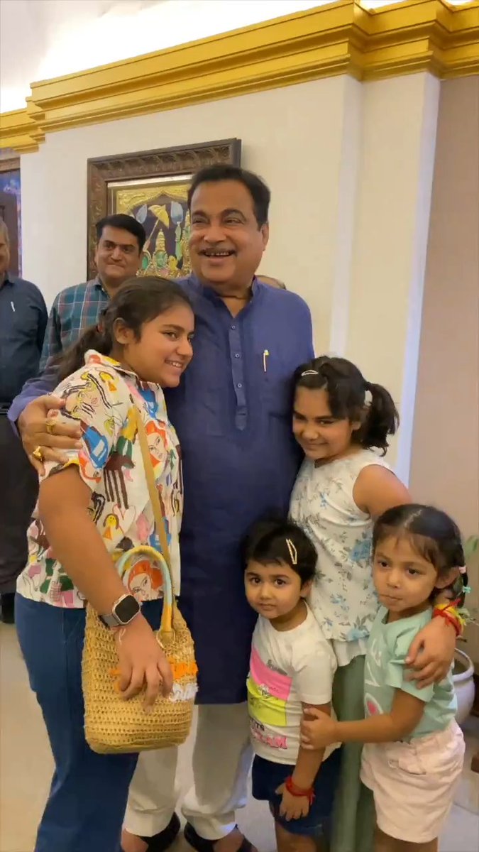 📍New Delhi Unexpected joy.. granddaughters' visit brightened my day!