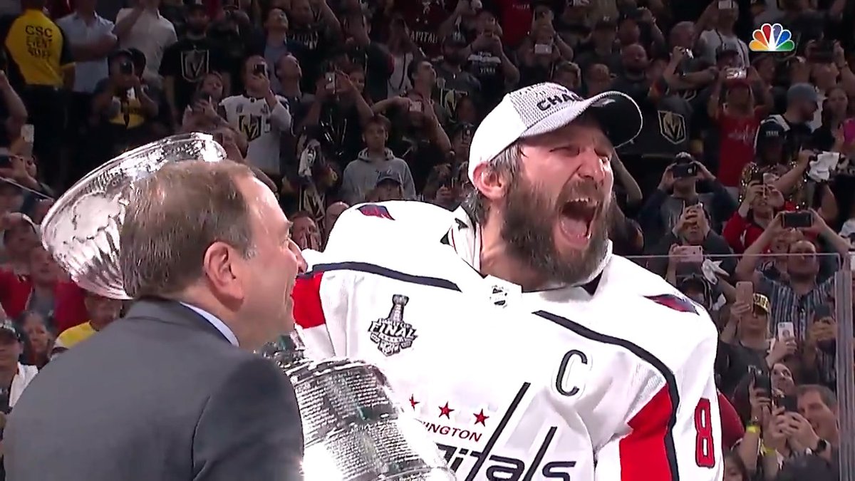 6 years ago tonight, Alex Ovechkin finally lifted the Stanley Cup 🥲👏