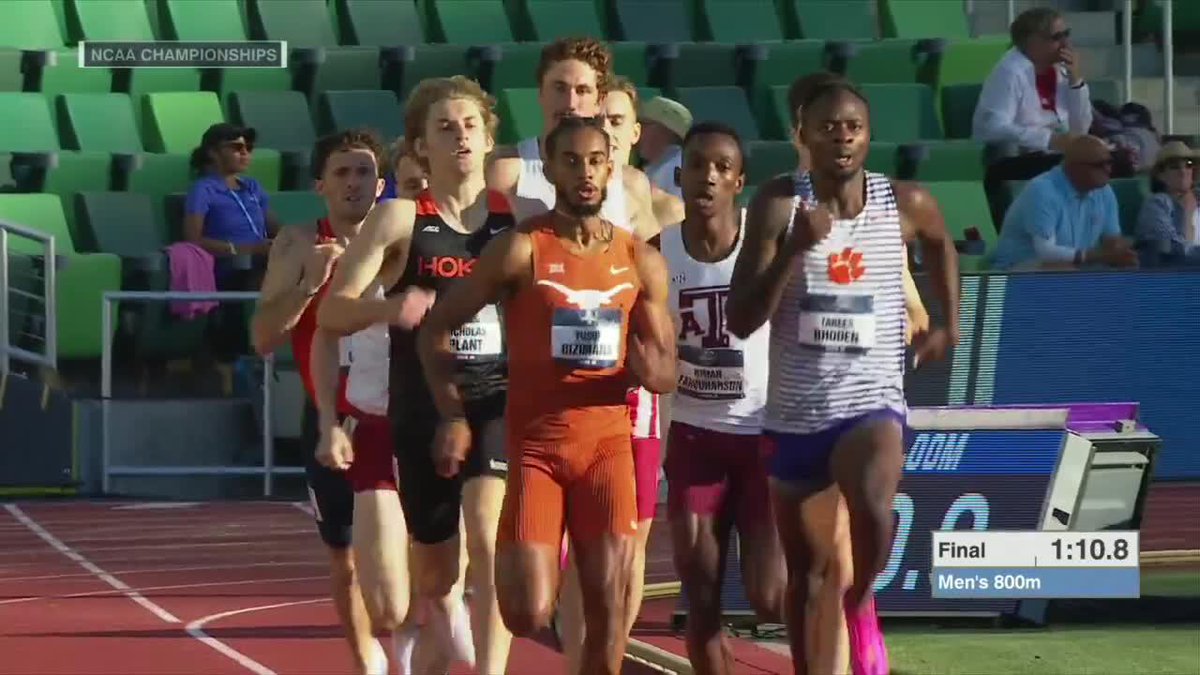 WALK EM DOWNNN 🤯🤯 Shane Cohen puts on a show running 1:44.97 PB to become only the second collegiate athlete under 1:45 this season! #GoHoos | #SCTop10